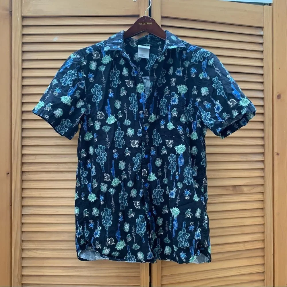 The North Face Cactus Print Button Up Size Small